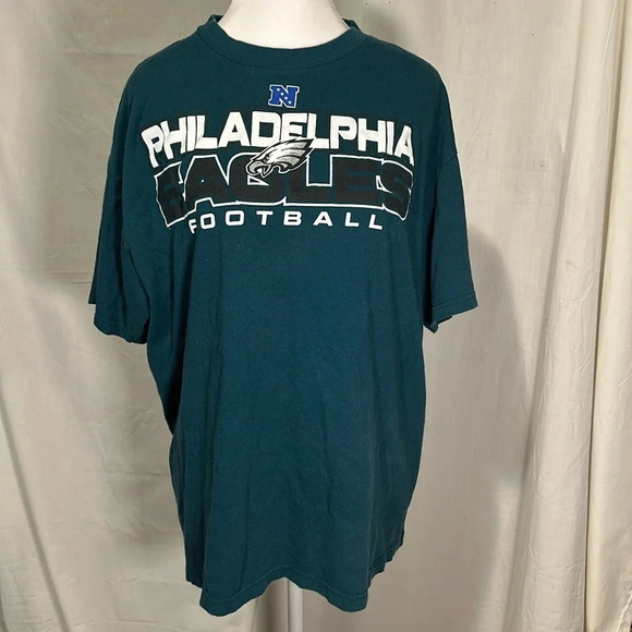 mens NFL team apparel Philadelphia Eagles graphic tshirt size large - Picture 1 of 3
